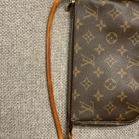 SOLD Authentic Louis Vuitton Pochette Accessoires - Picture 9 of 11